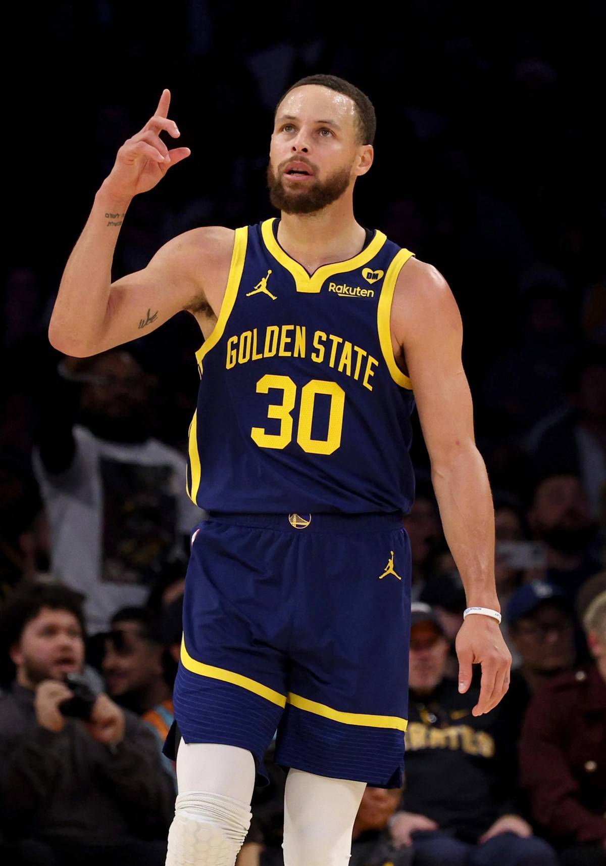 2026世界杯投注登录入口-伤病不断！库里17个赛季仅得26493分，他的职业生涯还能拿3万分吗