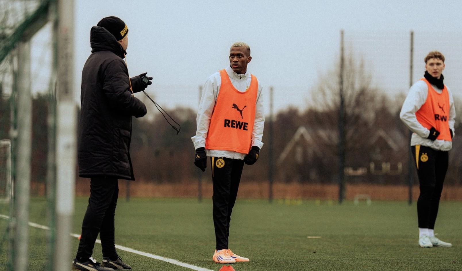 2026世界杯投注app下载-熟悉下新环境，将在今夏加盟多特的莱尔马跟随U23进行了训练